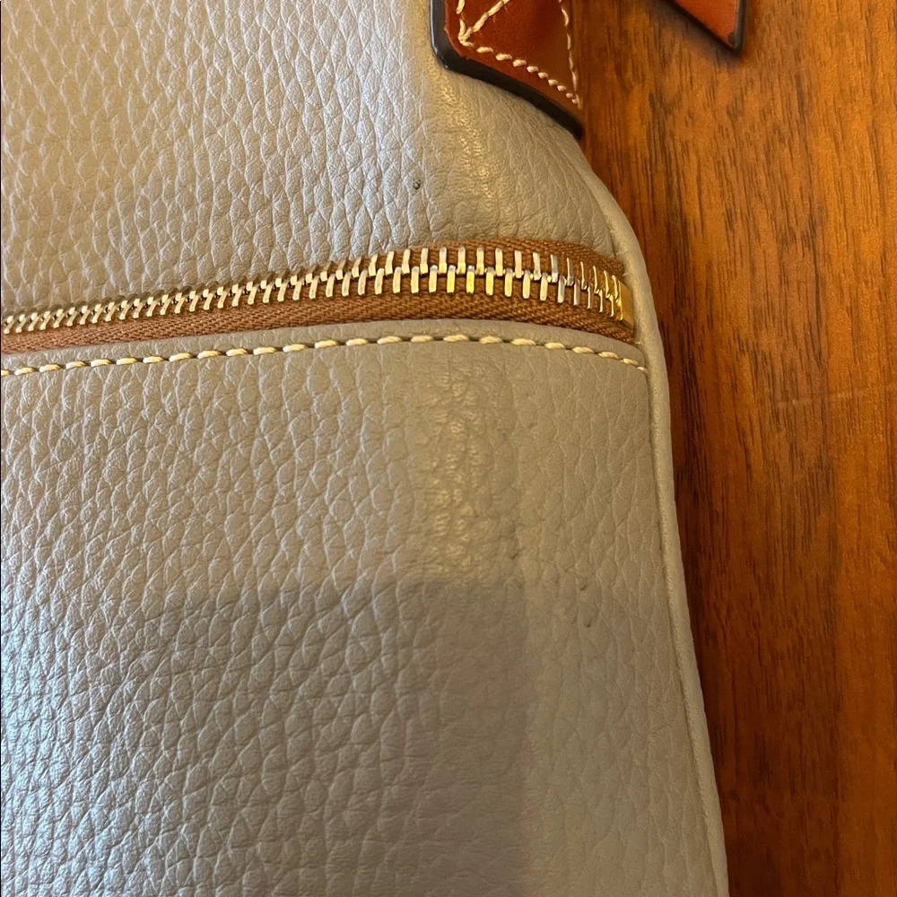 Dooney & Bourke Light Gray/Taupe Pebble Leather Crossbody Bag with Tan Trim - Picture 3 of 10